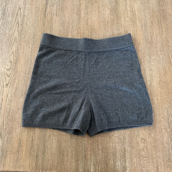 DAILY DRILLS CASHMERE SHORTS - Picture 2 of 3